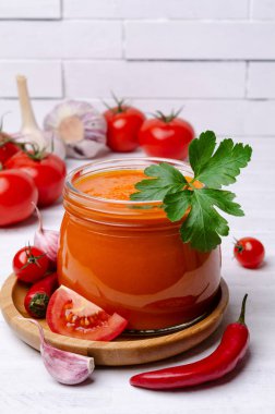 Ev yapımı konserve kırmızı sos