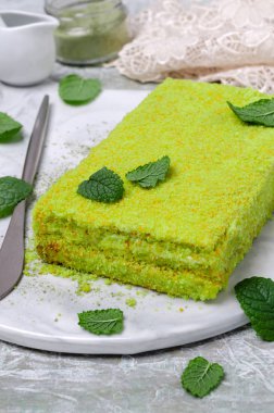 Geleneksel yeşil sünger kek