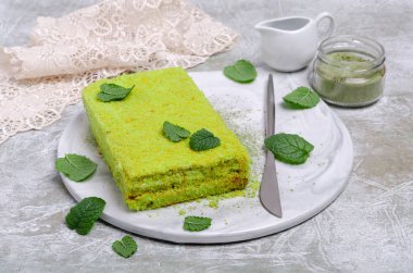 Geleneksel yeşil sünger kek