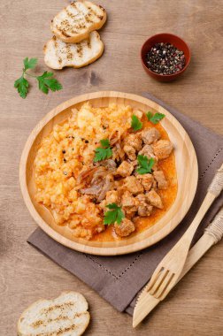 Sebze püresi ile güveç et