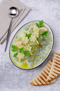 Soğuk yeşil sebze çorbası