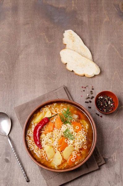 Makarna ile kalın sebze çorbası