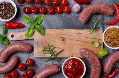 Bağırsak kabuğunda çiğ sosis