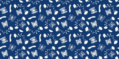 Beyaz el çizimi kelebekler, soyut çiçekler ve mavi arka planda şekiller. Kusursuz desen. Vektör.