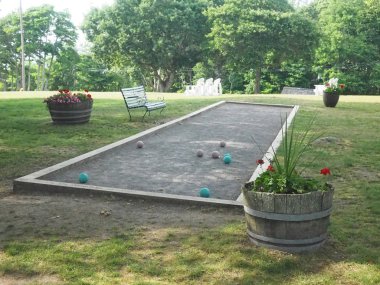 eski otel Shelter Island, New York, Hamptons bocce top oyunu sarayda      