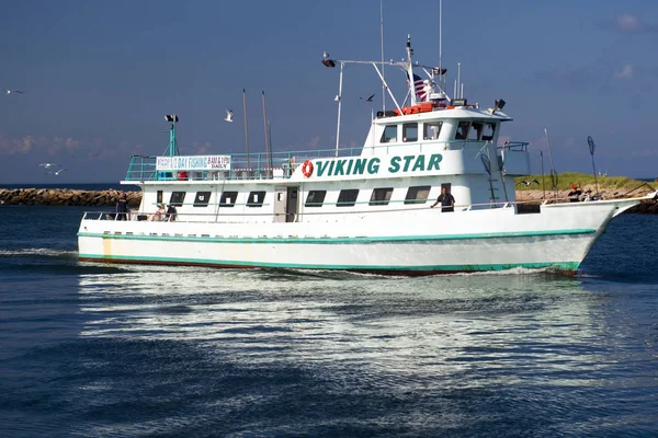 モントーク ニューヨーク 党チャーター漁船 2018 Hamptons のモントーク ニューヨーク ロングアイランドのモントーク港に入るバイキングの星を見る — ストック写真