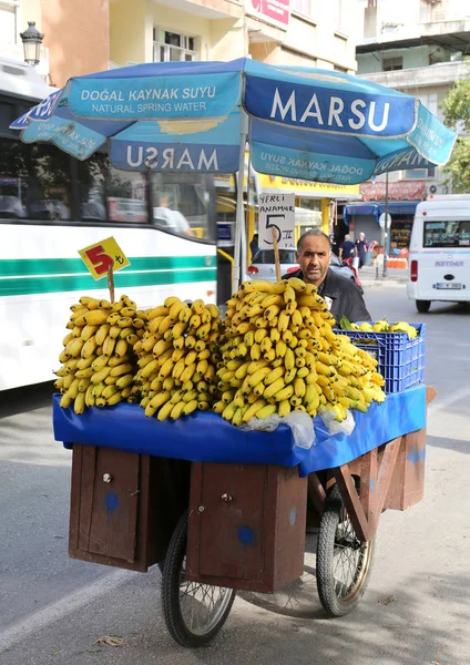 Adana Turkey October Unidentified Man Selling Turkey Grow Banana Anamur — Stock Photo, Image