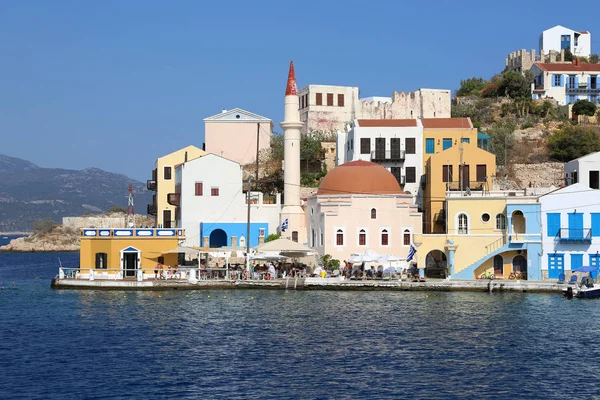 Kastellorizo Griekenland Augustus Tourists Genieten Van Zon Zee Door Ottomaanse — Stockfoto