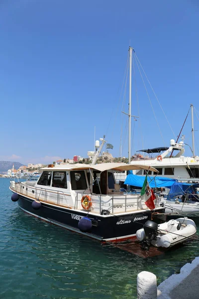 Kastellorizo Grécia Agosto Iates Barcos Luxo Atracados Porto Agosto 2018 — Fotografia de Stock