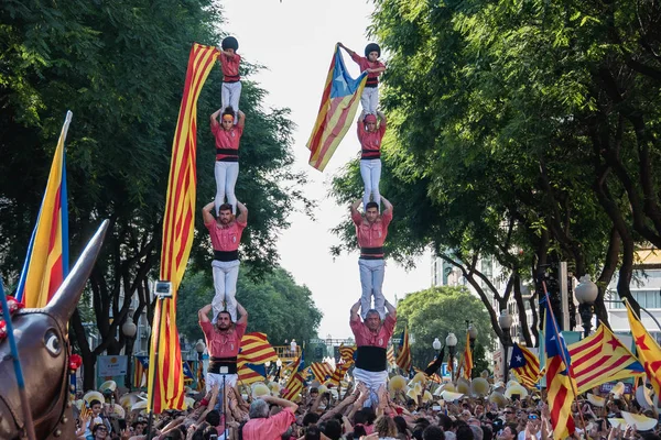 Die Menschen Schwenken Esteladas Katalanische Fahnen Für Die Unabhängigkeit Während — Stockfoto