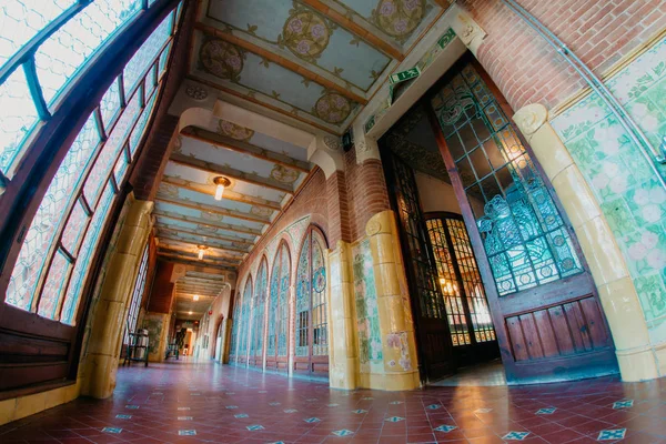 Institut Pere Mata Reus, Katalonya, İspanya bir psikiyatri hastanesinde olduğunu. Katalan modernist mimar Llus Domnech tarafından ı tasarlanmıştır Montaner 1897-1912 arasında.