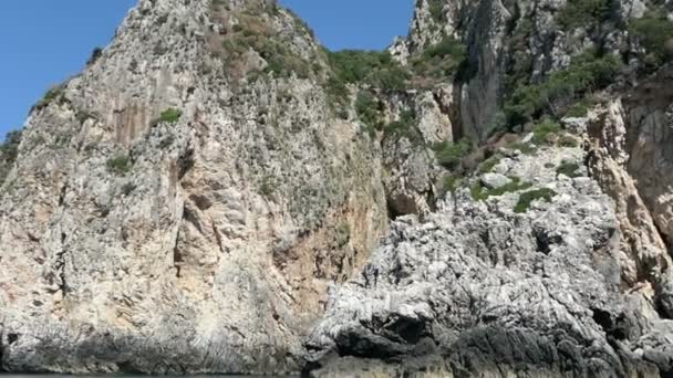 Körning Med Lång Båt Paradis Stranden Liapades Korfu Grekland Sedimentära — Stockvideo