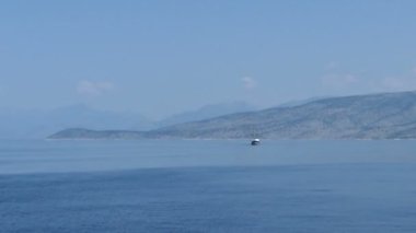 Kıyı şeridi Saranda (Arnavutluk Arnavutluk şehrin panoramik görünüm).