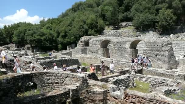 Buthrotum 发罗拉 阿尔巴尼亚 2018年5月29日 参观罗马和威尼斯时间 Buthrotum 阿尔巴尼亚 遗址的人们 考古学公园 也称为 — 图库视频影像