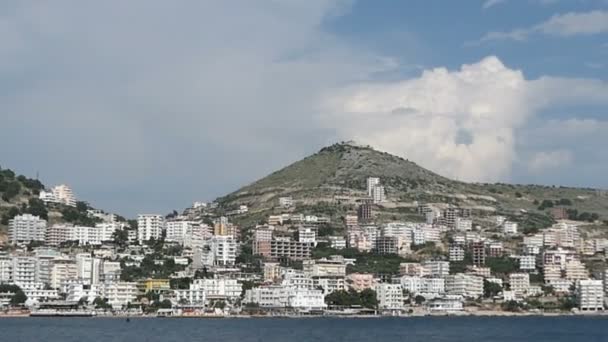 Saranda Vlor County Albania 2018 Maja Przechodzącej Przez Panoramę Miasta — Wideo stockowe