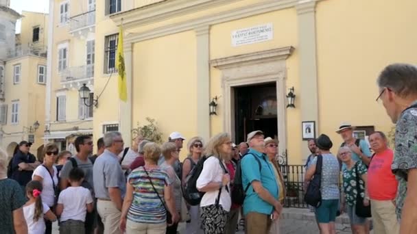 Corfu Stad Corfu Griekenland Mei 2018 Groep Van Mensen Wandelen — Stockvideo