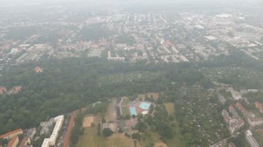 uçan Berlin ilçe pankow ve tegel (Almanya). Havadan görünümü.