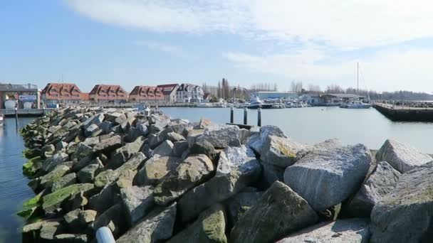 Wiek Mecklenburg Vorpommern Tyskland April 2019 Segelfartyg Och Motorbåtar Vid — Stockvideo