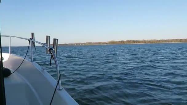 Wiek Mecklenburg Vorpommern Alemanha Abril 2019 Dirigindo Com Barco Motor — Vídeo de Stock