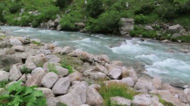 Schlegeis Vadisi Tirol Avusturya. Italya 'ya doğru yürüyüş parkuru.