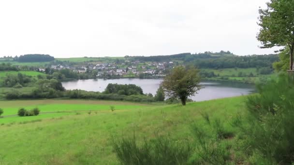 Paisaje Del Lago Schalkenmehrener Maar Con Caldera Volcánica Región Eifel — Vídeos de Stock