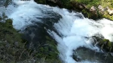 Abtenau Avusturya köyünün yanındaki Dachserfall Şelalesi manzarası.