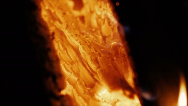 Kayu panas, panas, batubara merah, kayu terbakar — Stok Video