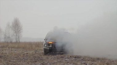 Araba patlama, önden görünüm, araç gri alana yakar