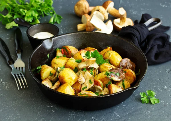 Baked Potatoes Mushrooms Frying Pan — Stock Photo, Image