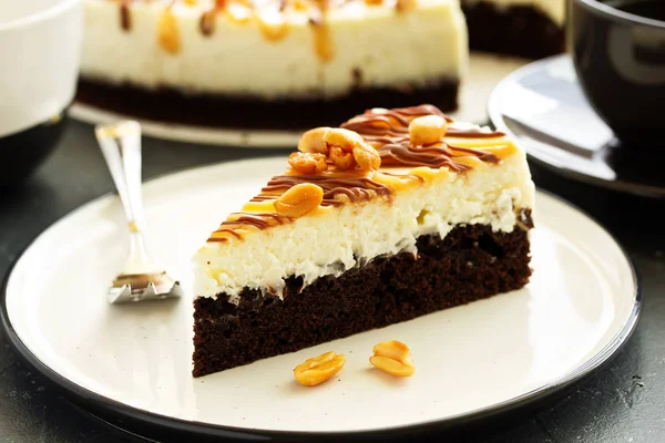 Wonderful Caramel Cheesecake Homemade Caramel Nuts Chocolate — Stock Photo, Image