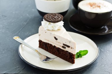 peynirli kek çikolatalı kurabiye ile.