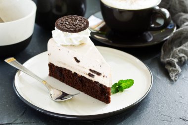 peynirli kek çikolatalı kurabiye ile.