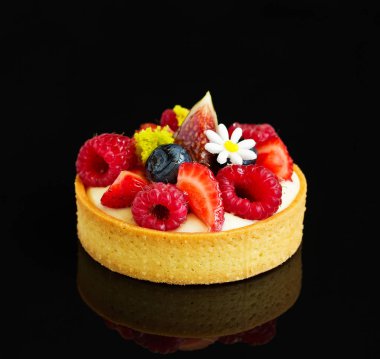 çilek ile kum tartı.