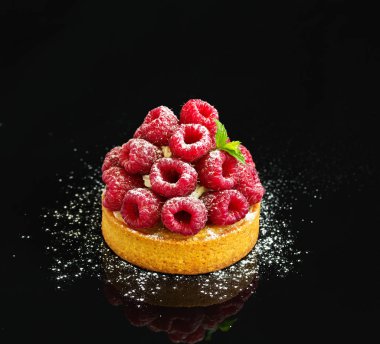 ahududu ile kum tartı.