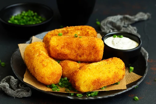 Croquetas Patata Con Queso —  Fotos de Stock