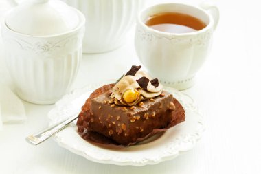 Lezzetli karamelli pasta bir parça.