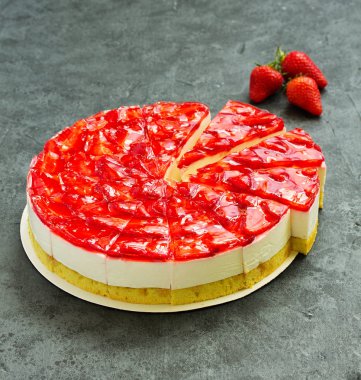 arka plan üzerinde çilek cheesecake yakın çekim