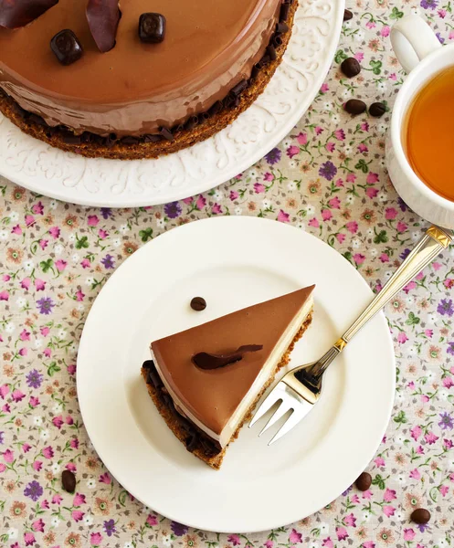 Kuchen Mit Amaretto Mousse Und Kaffee — Stockfoto