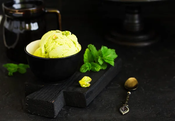 Homemade Pistachio Ice Cream — Stock Photo, Image