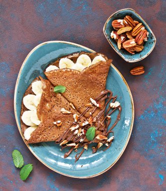 Krep muz ve çikolata ile. Kahvaltı.