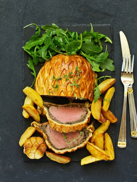 Boeuf Noël Maison Wellington Avec Une Croûte Pâtisserie — Photo