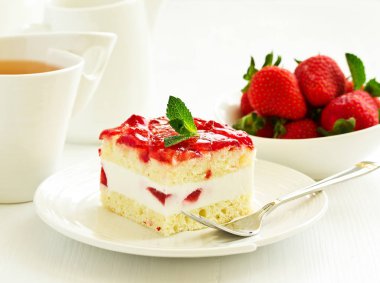 Frese kek çilek ile.