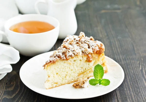 Apple Cake Caramel Crumble — Stock Photo, Image