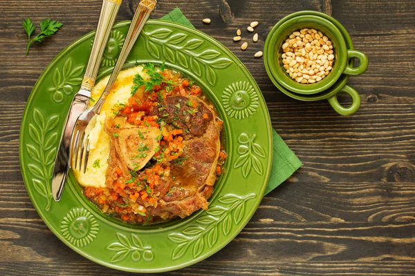 Ossobuko Aus Rinderhaxe Mit Polenta — Stockfoto