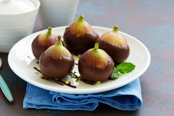 Postre Higos Frescos Chocolate Con Pistachos —  Fotos de Stock