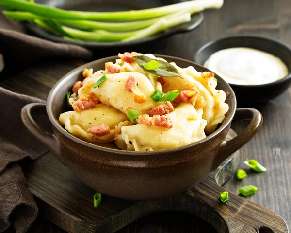 Dumplings Potatoes Onion Bacon Sauce Varenyky Vareniki Pierogi Pyrohy — Stock Photo, Image