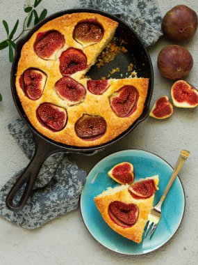 Pasta kadar incir ile kapatmak.