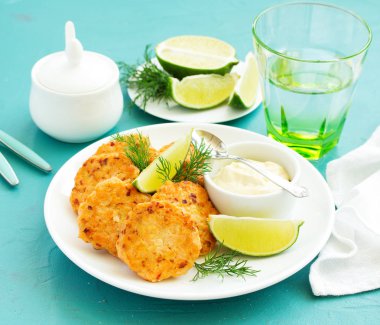 Somon ve tartar soslu pirzola.