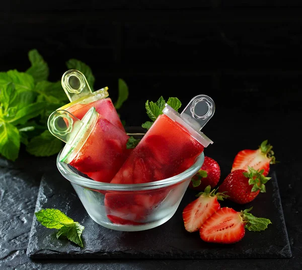 Homemade Ice Cream Strawberries Selective Focus — Stock Photo, Image