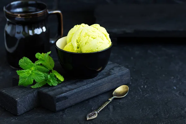 Delicious Pistachio Ice Cream Selective Focus — Stock Photo, Image